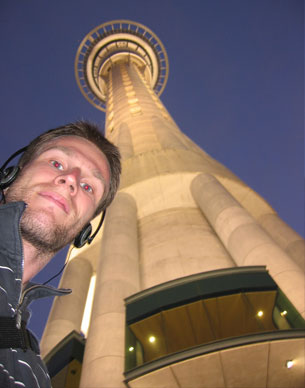 Moi sous la Sky Tower