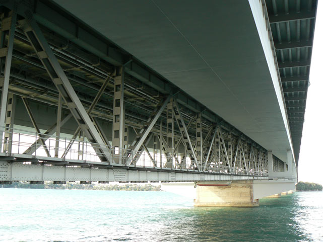 Sous le Harbour Bridge, ça va rappeler un niveau aux joueurs de Half-Life 2 ou Painkiller!