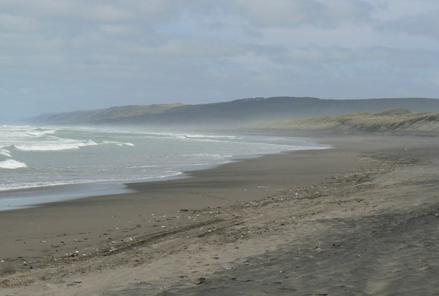 Port Waikato - Par contre, juste devant le van y'a la mer