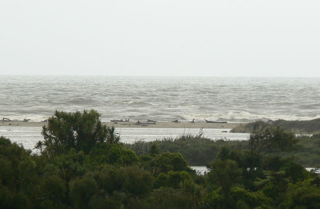 Hapuka Estuary : vue sur la mer qui récupère un peu de lumière enfin